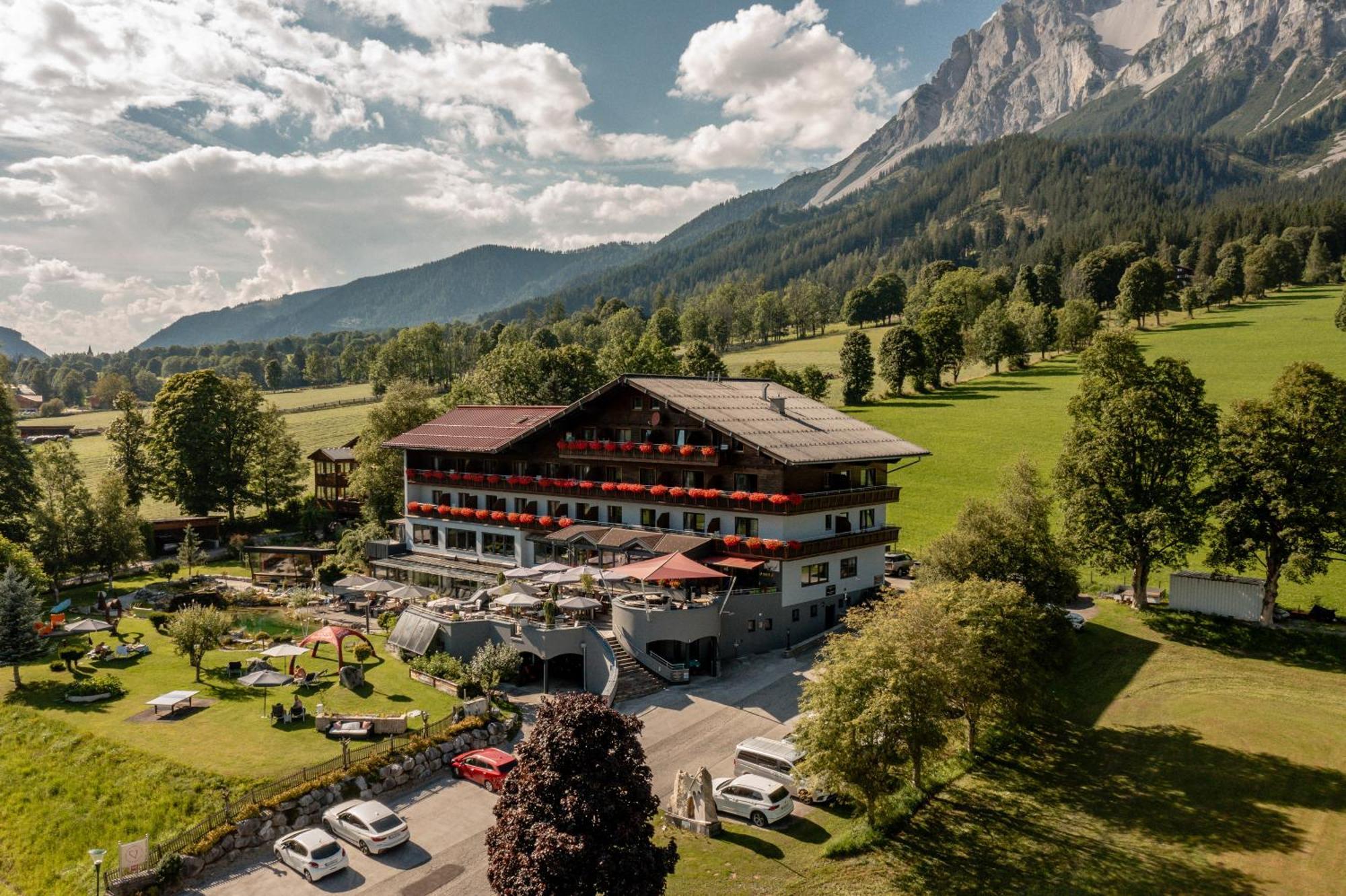 Hotel Berghof รัมเซา อัม ดาคชไตน์ ภายนอก รูปภาพ