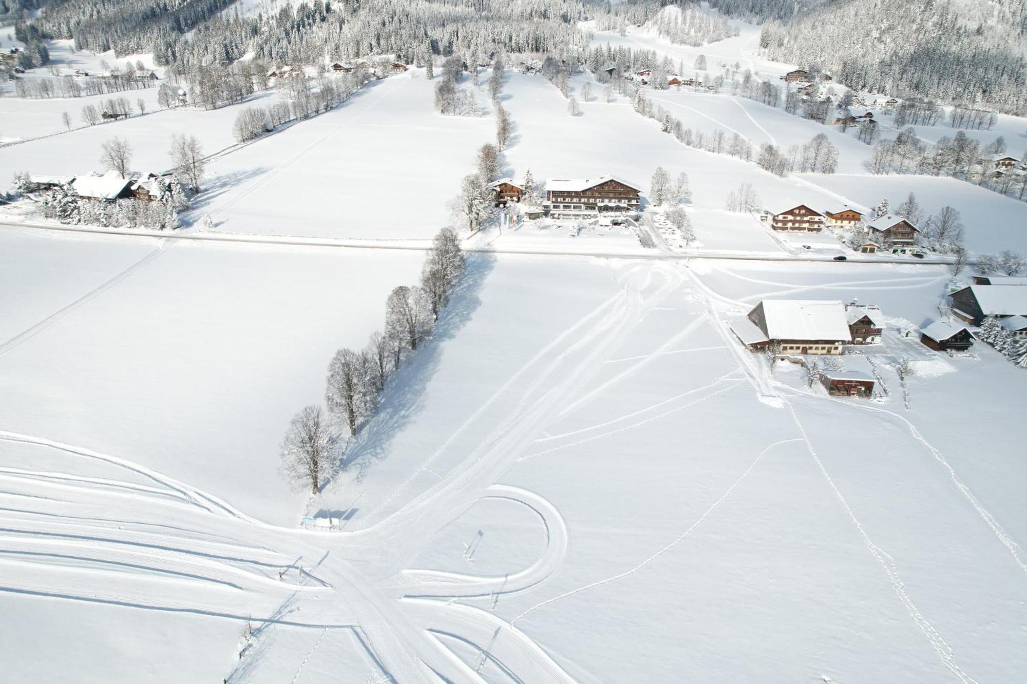 Hotel Berghof รัมเซา อัม ดาคชไตน์ ภายนอก รูปภาพ